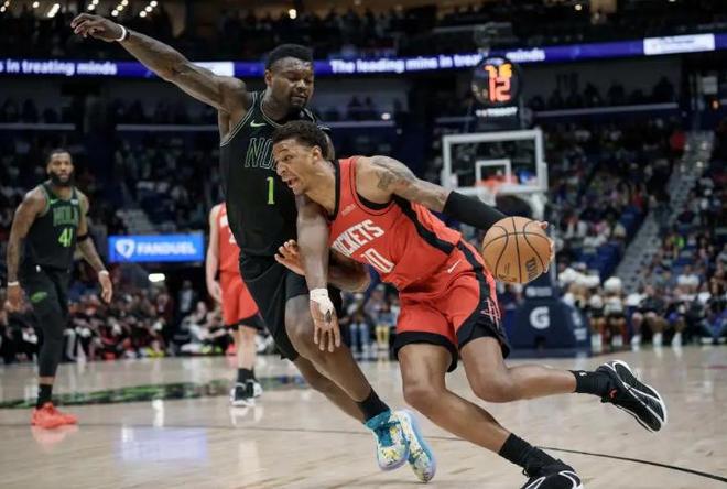 火箭大胜鹈鹕锁定前八 伊森三分爆发助球队重燃