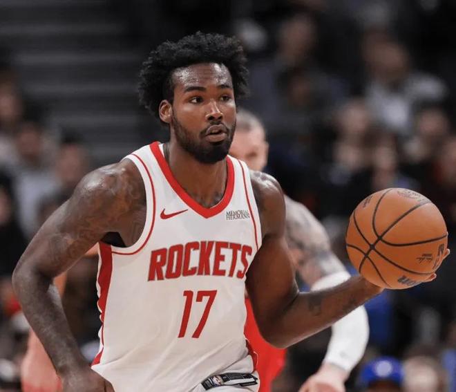 火箭大胜鹈鹕锁定前八 伊森三分爆发助球队重燃