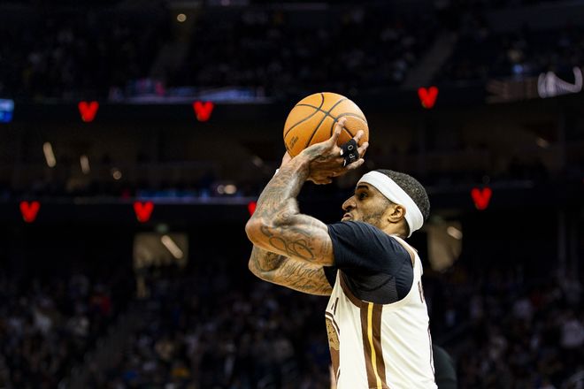 勇士七人得分上双力克国王 梅尔顿波杰姆斯基成