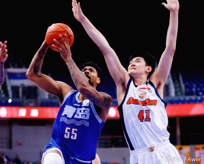 广东男篮新星王洪泽爆发 杜锋重用老将引争议
