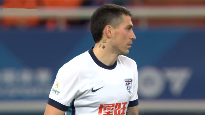 斯坦丘跑动破质疑 大连英博保级前景明朗