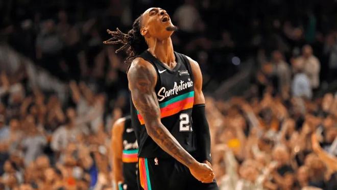 马刺大胜开拓者 文班亚马35分引领团队化学反应